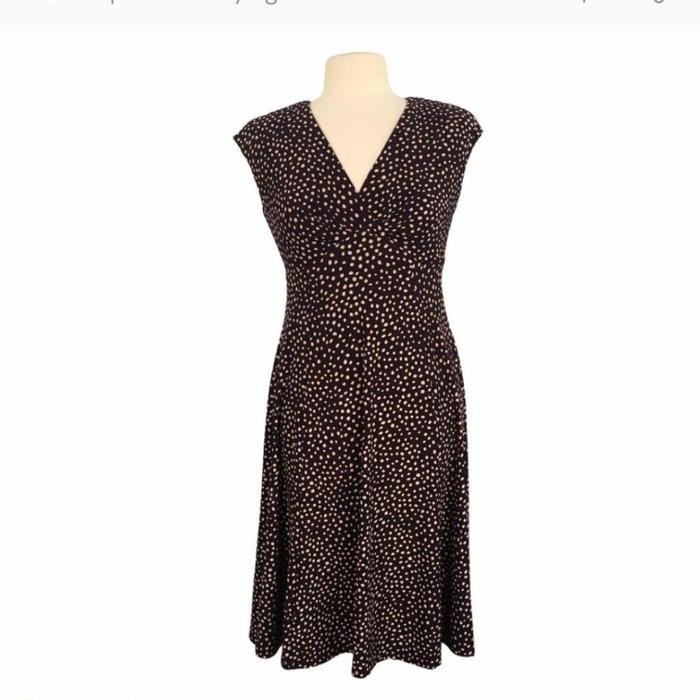Chaps A line dress. Polka dot cap sleeve with ruched bodice. Good stretch. Large
